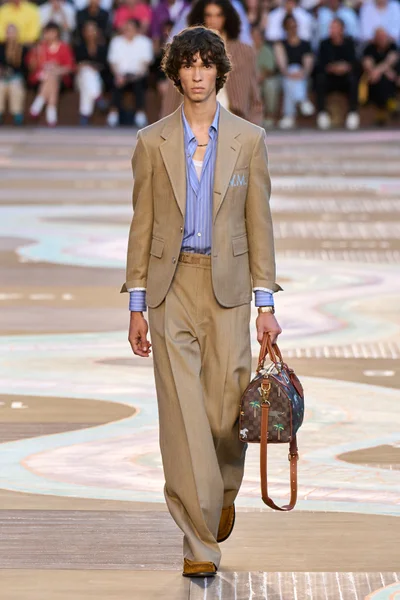 Look 39